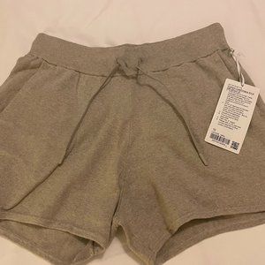 NWT Lululemon Cotton Cashmere Knit Short Size 10 - Tan